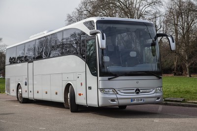 Coach minibus in Chatou